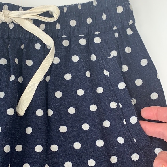 EUC Loft navy blue white polka dot mini skirt  sz 4   W/ pockets elastic waist. - Picture 7 of 13